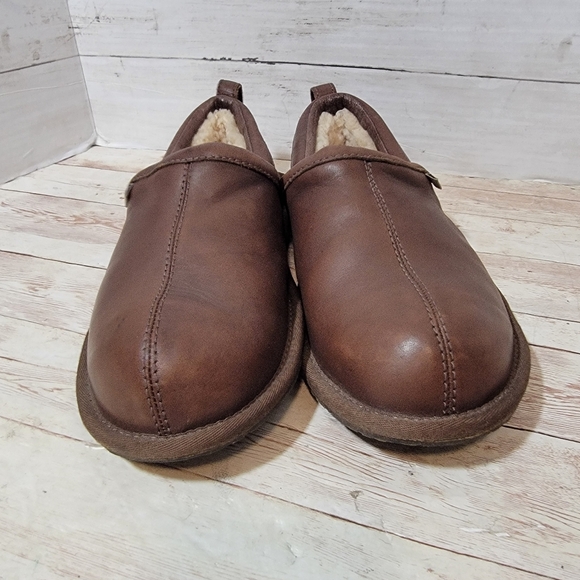 Ugg Men's Sheldon Slippers in brown leather - Picture 12 of 14